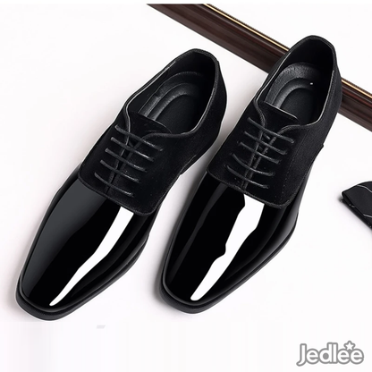 Luxurious Italian Patent Leather and Suede Shoes - Exude Elegance in Lace-Up Oxfords