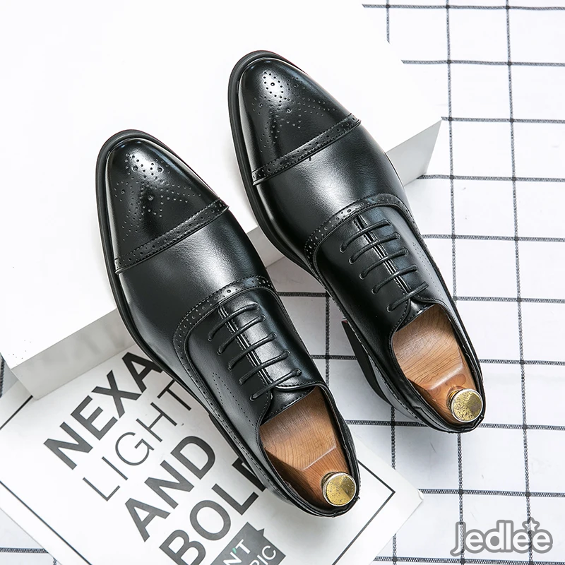Timeless Italian Patent Oxfords Leather Formal Shoes - Elegantly Stitched with Brogue